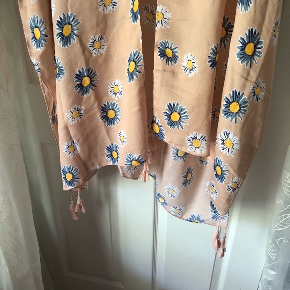 Francesca’s wraps - Picture 2 of 6